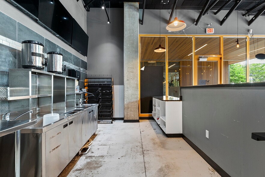 More Photos Of 5005 SE 72nd Ave, Portland Apartments For Lease