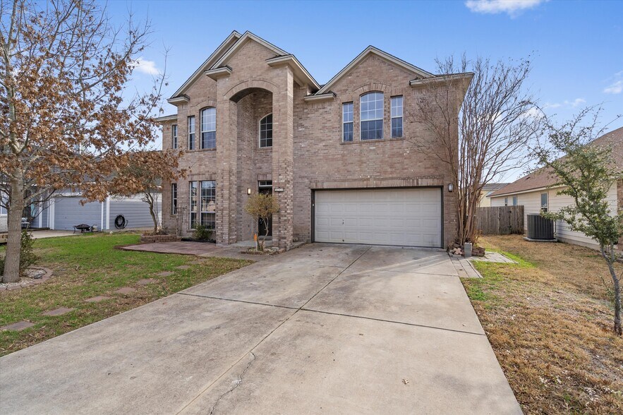 More Photos Of 113 Holmstrom St, Hutto Specialty For Sale