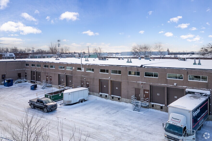 More Photos Of 2200-2270 Ave 46th, Montréal Light Manufacturing For Lease