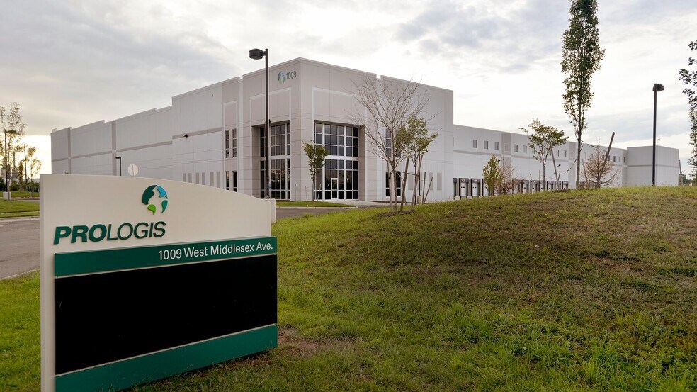 More Photos Of 1119 W Middlesex Ave, Port Reading Unknown For Lease