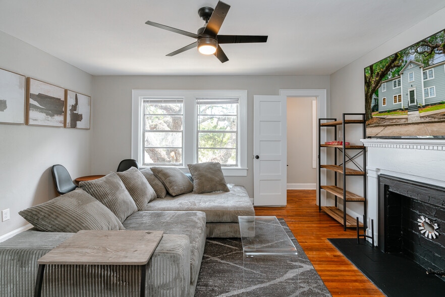 More Photos Of 1300 Illinois St, Mobile Multifamily For Sale