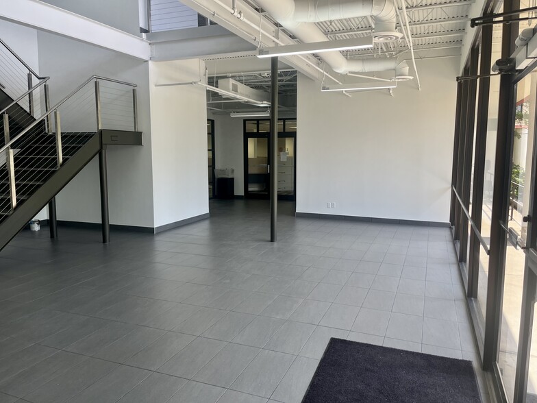 More Photos Of 4200 Buckingham Rd, Fort Worth Office For Lease