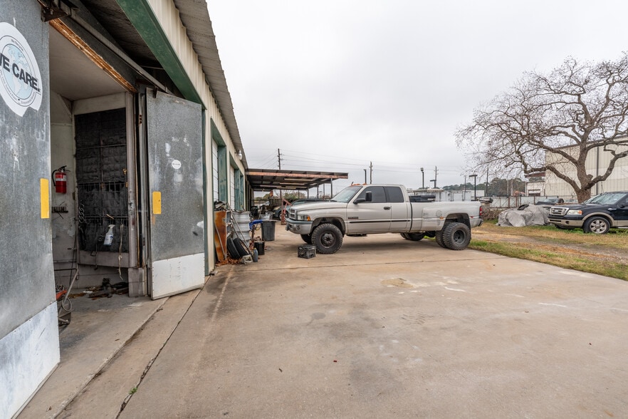 More Photos Of 17727 FM 2920 Rd, Tomball Auto Dealership For Sale