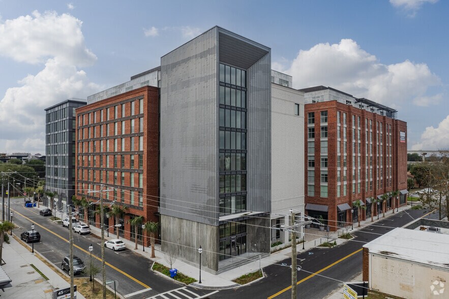 Primary Photo Of 55 Romney St, Charleston Apartments For Lease