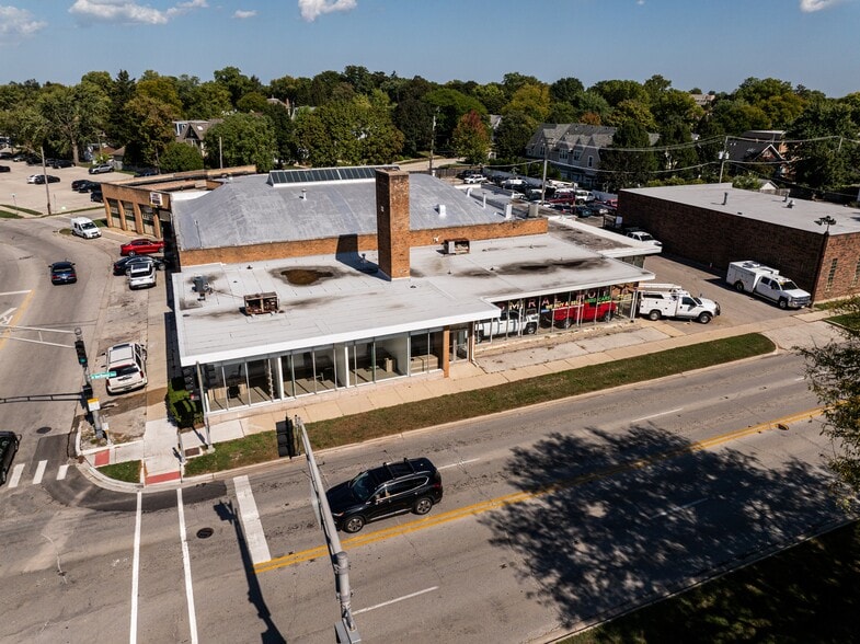 More Photos Of 400 W Northwest Hwy, Arlington Heights Auto Repair For Lease