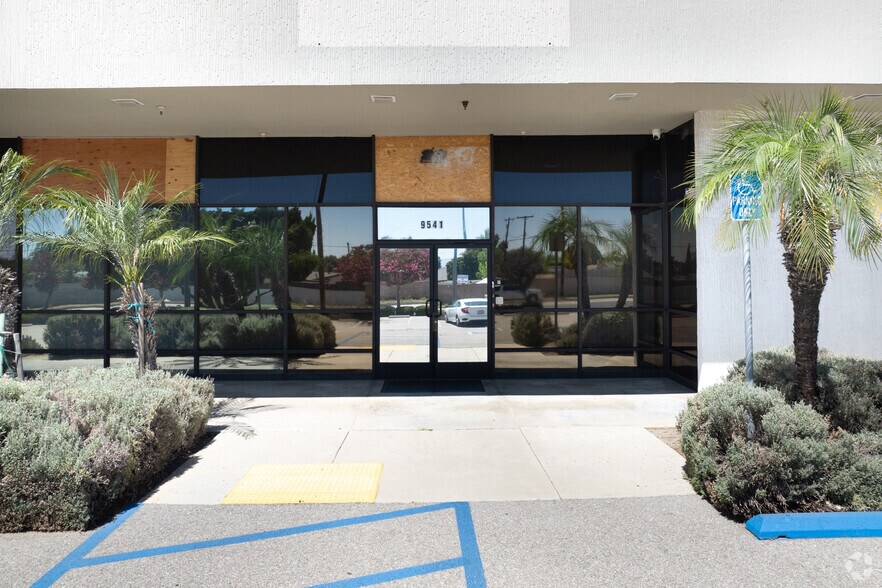 More Photos Of 9505-9541 Mason Ave, Chatsworth Manufacturing For Lease