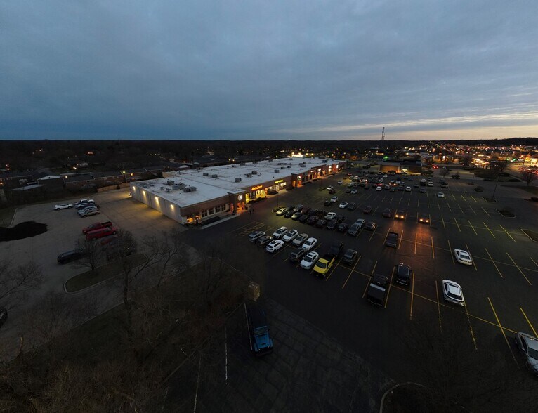 More Photos Of 890-896 S Main St, Centerville Supermarket For Lease