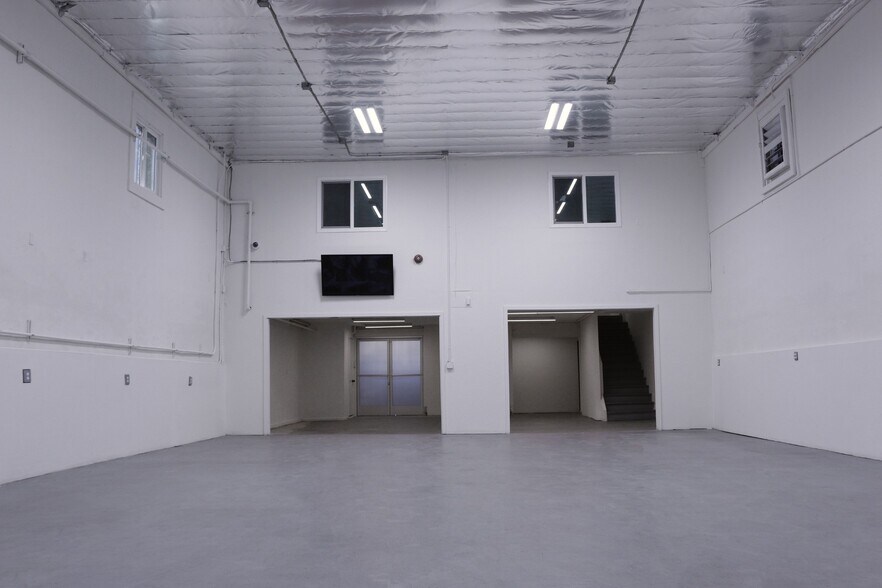 More Photos Of 2710 S San Pedro, Los Angeles Warehouse For Lease