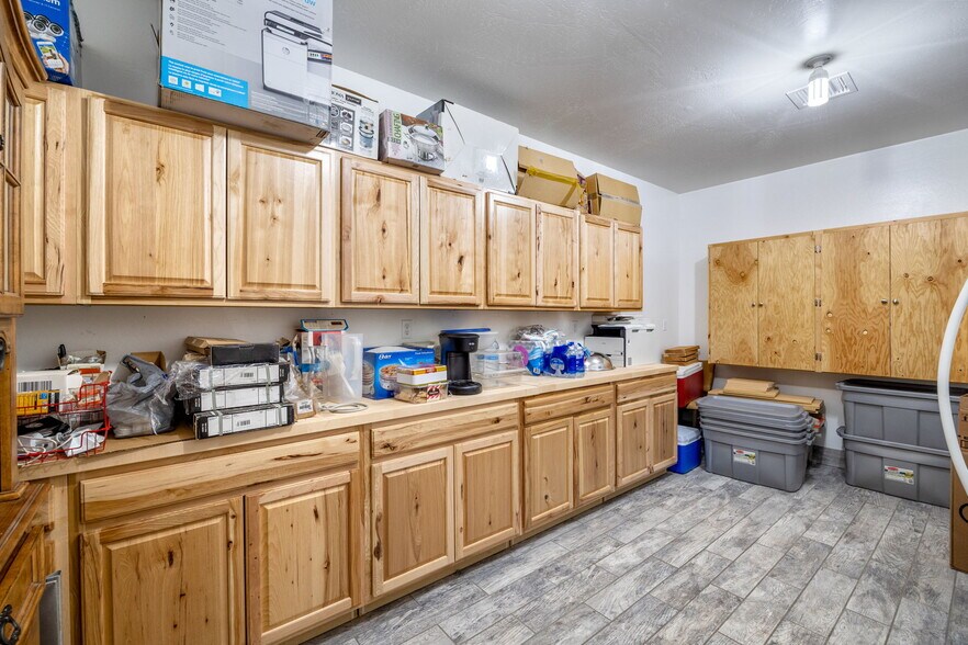 More Photos Of 2 County Road 2141 rd, Alpine Hotel For Sale