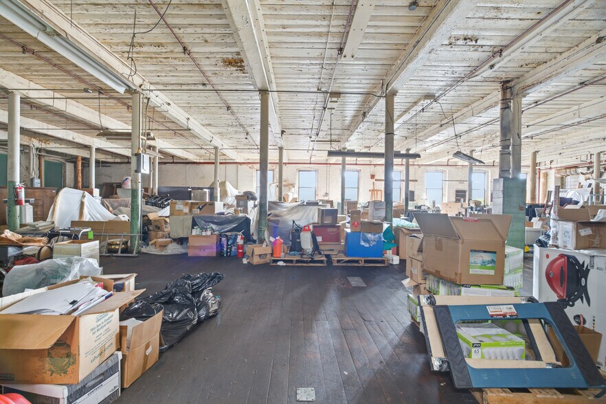 More Photos Of 59 Foundry St, Central Falls Manufacturing For Sale