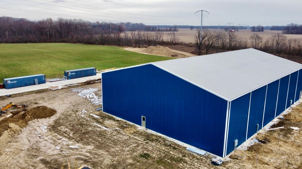 More Photos Of 5700 Eastside Parkway Dr, Gas City Light Distribution For Lease
