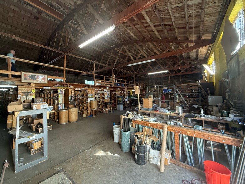 More Photos Of 1332 9th St, Modesto Warehouse For Sale