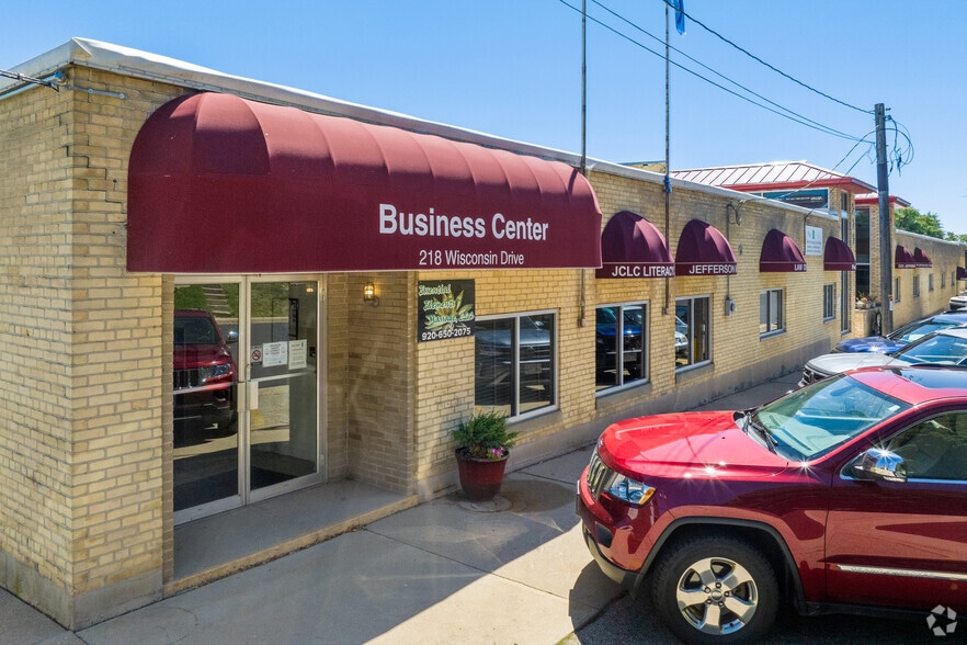 More Photos Of 218-326 Wisconsin Dr, Jefferson Office For Lease