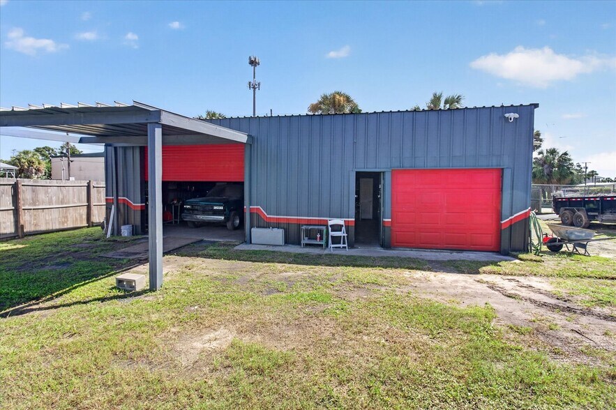 More Photos Of 5306 W Commerce St, Tampa Warehouse For Sale