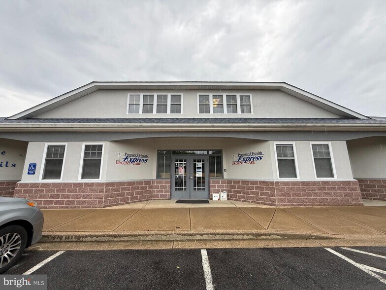 More Photos Of 225 Town Square Dr, Lusby Medical For Lease