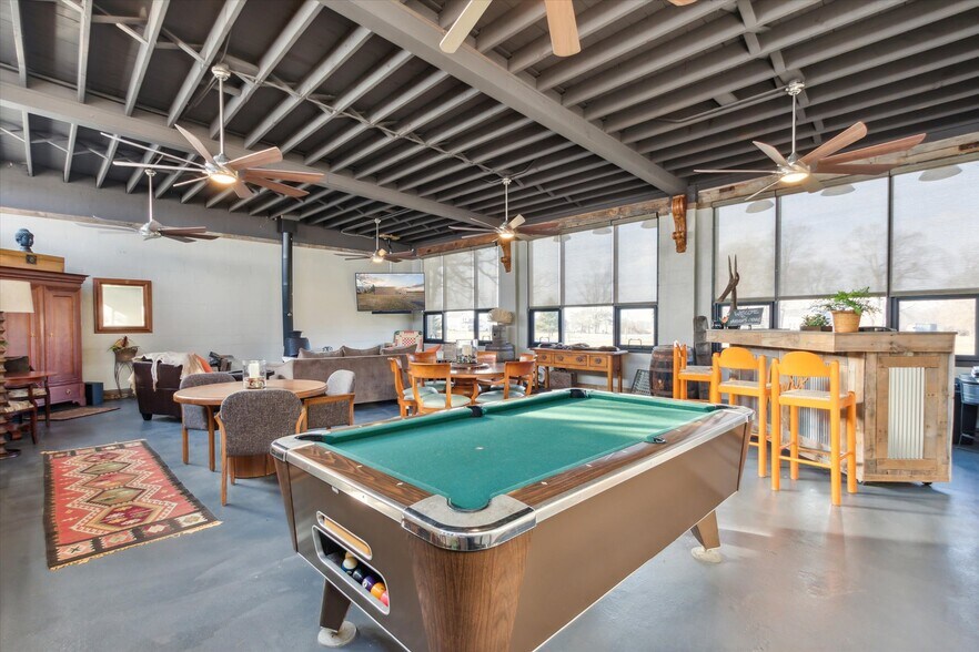 More Photos Of 2045 Bradley Rd, Webberville Showroom For Sale
