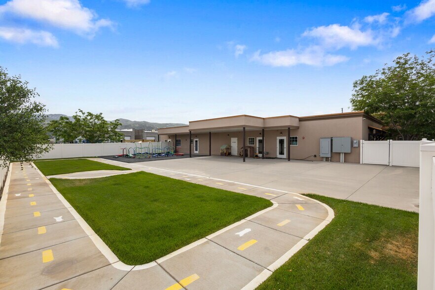 Primary Photo Of 754 N Redwood Rd, North Salt Lake Specialty For Sale