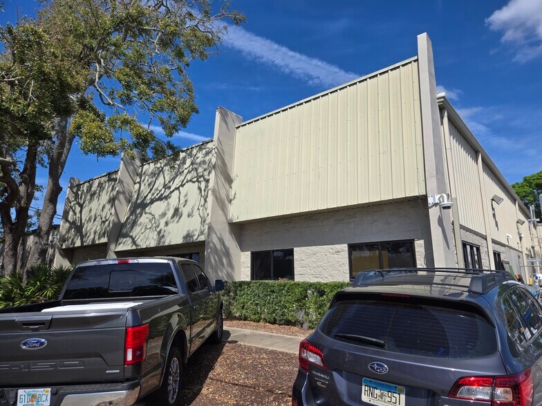 More Photos Of 340 Scarlet Blvd, Oldsmar Manufacturing For Sale
