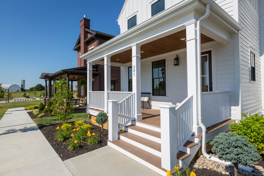 More Photos Of 198 Ohio 741, Lebanon Supermarket For Lease