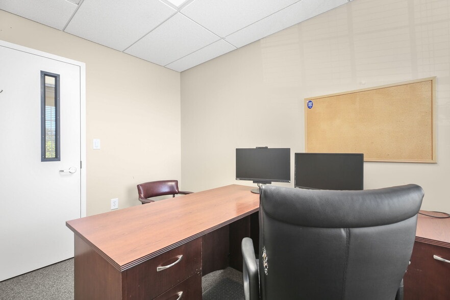 More Photos Of 3310 Shannon Park Dr, Fredericksburg Office For Sale