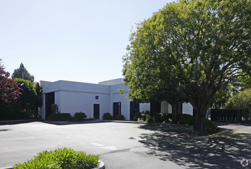 More Photos Of 2177 Leghorn St, Mountain View Research And Development For Lease