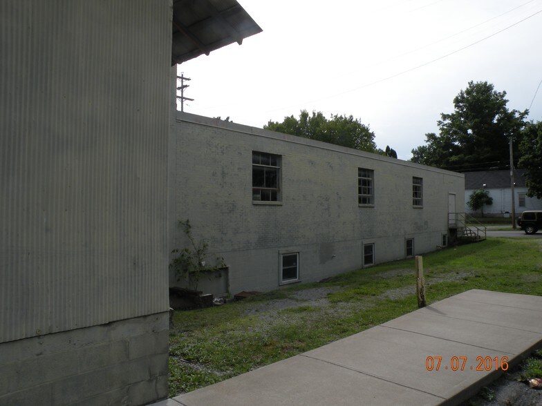 More Photos Of 100 S Mulberry St, Dickson Coworking Space