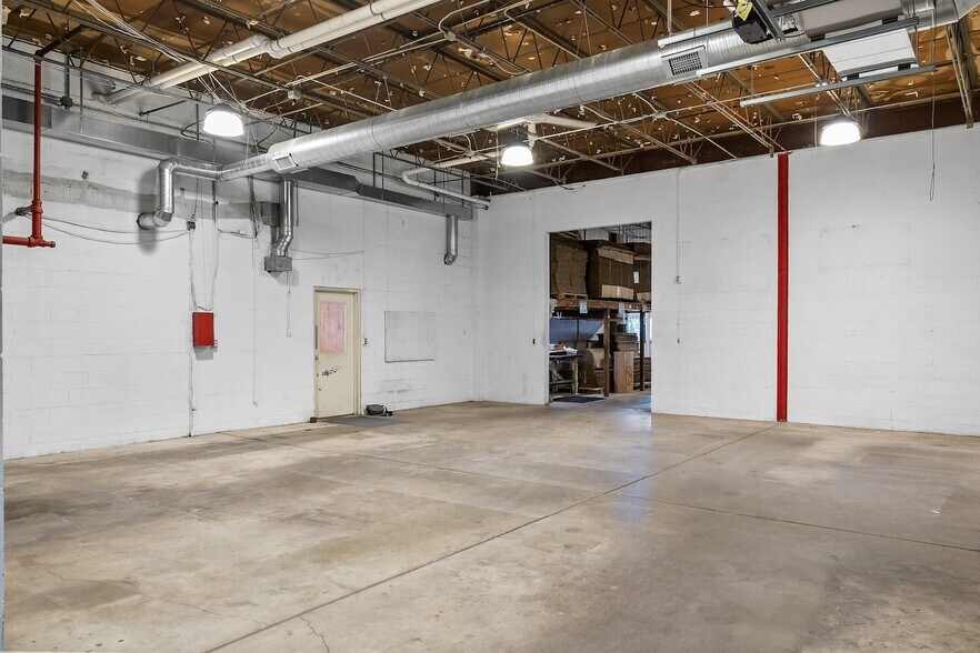 More Photos Of 3050 Wagner Rd, Waterloo Freestanding For Sale