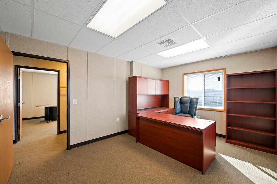 More Photos Of 71 Allegiance Cir, Evanston Warehouse For Sale