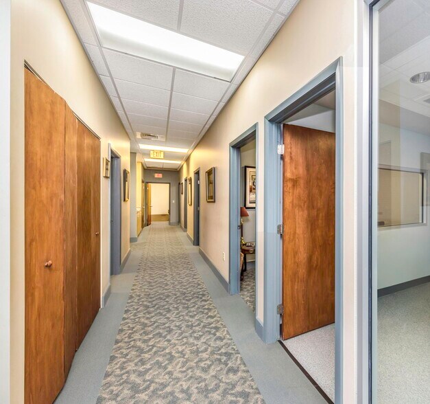 More Photos Of 2346 Drew St, Clearwater Office For Sale
