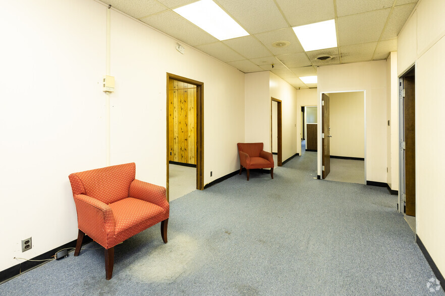 More Photos Of 502 Hamilton St, Toledo Light Distribution For Sale