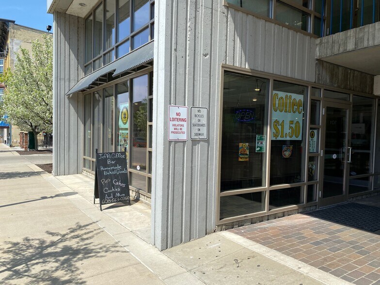 More Photos Of 100-101 E Milwaukee St, Janesville Office For Lease