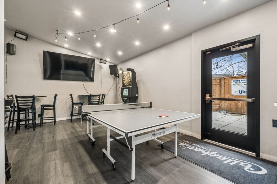 More Photos Of 534 S Main St, Greensburg Bar For Sale