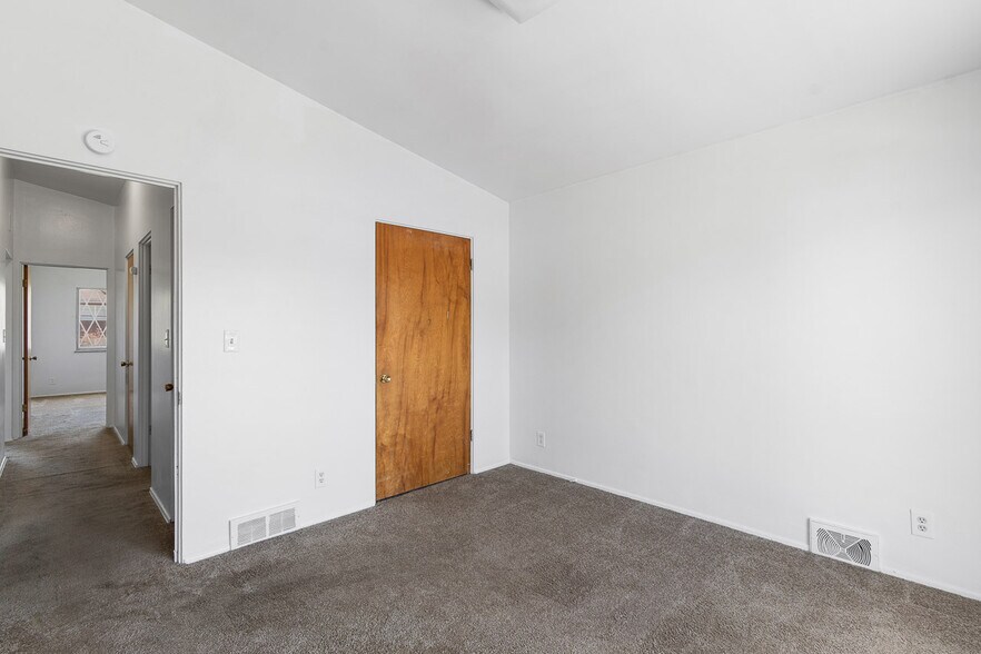 More Photos Of 552 Treeside Dr, Akron Apartments For Sale