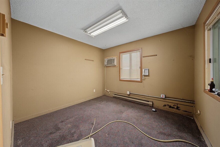 More Photos Of 211 Toro Rd, Tomah Warehouse For Lease