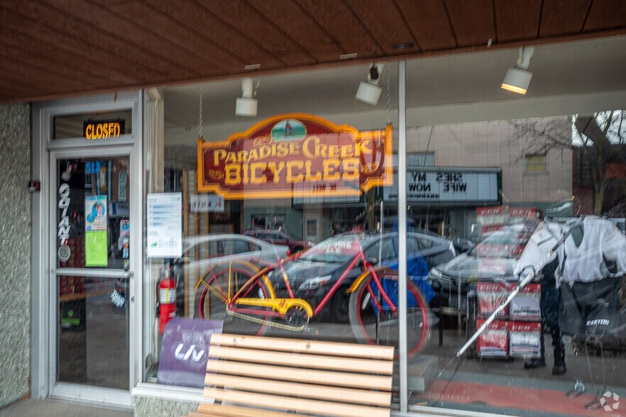 More Photos Of 513 S Main St, Moscow Storefront For Lease