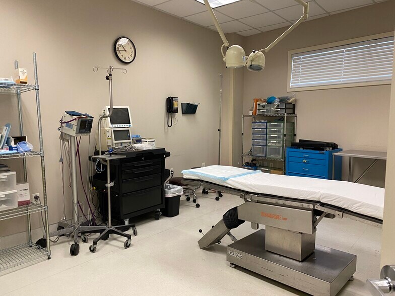 More Photos Of 124 Mcclean Ave, Staten Island Medical For Lease