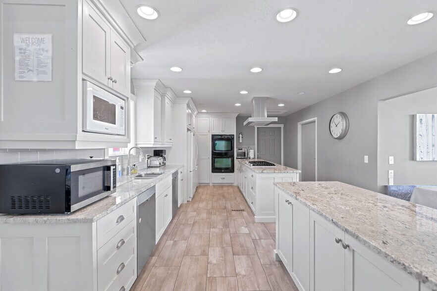 More Photos Of 40 Christa Circle cir, Garden City Specialty For Sale