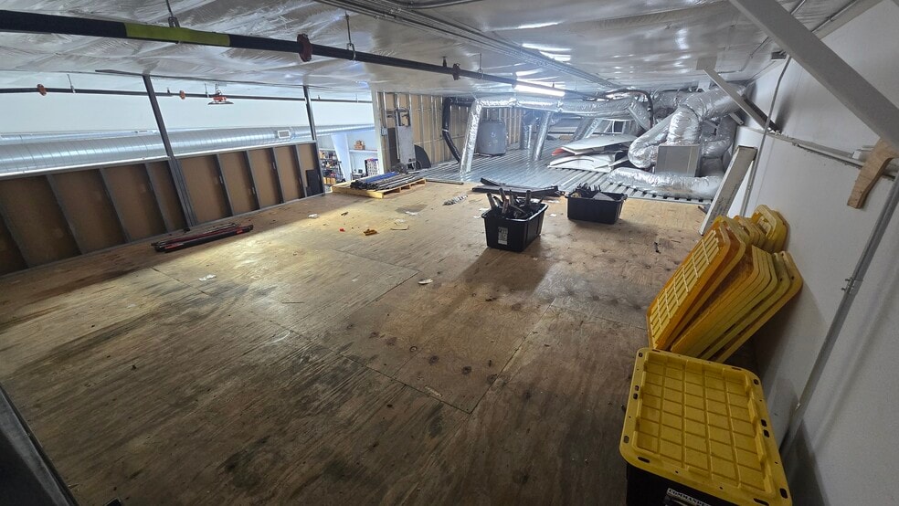 More Photos Of 197 Thunder Rd, Mooresville Light Distribution For Lease