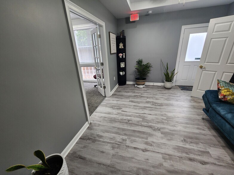 More Photos Of 2551 Roswell Rd, Marietta Medical For Lease