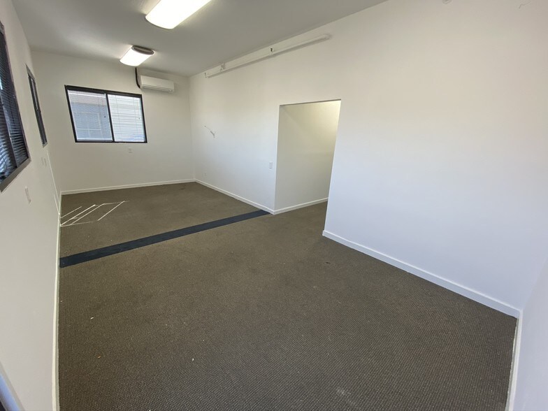 More Photos Of 936-938 S Amphlett Blvd, San Mateo Warehouse For Lease