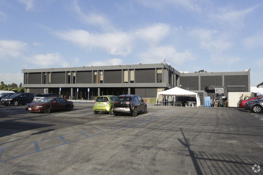More Photos Of 12633-12641 Beatrice St, Los Angeles Light Manufacturing For Lease