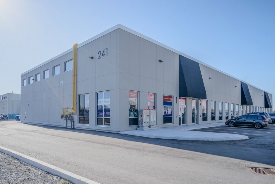 More Photos Of 241 King St, Barrie Industrial For Lease