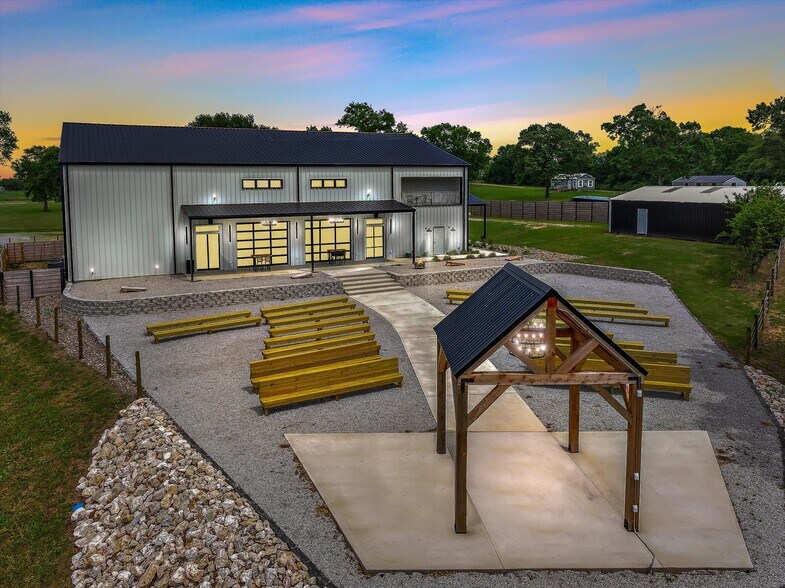 More Photos Of 1972 FM 857, Grand Saline Trailer Camper Park For Sale