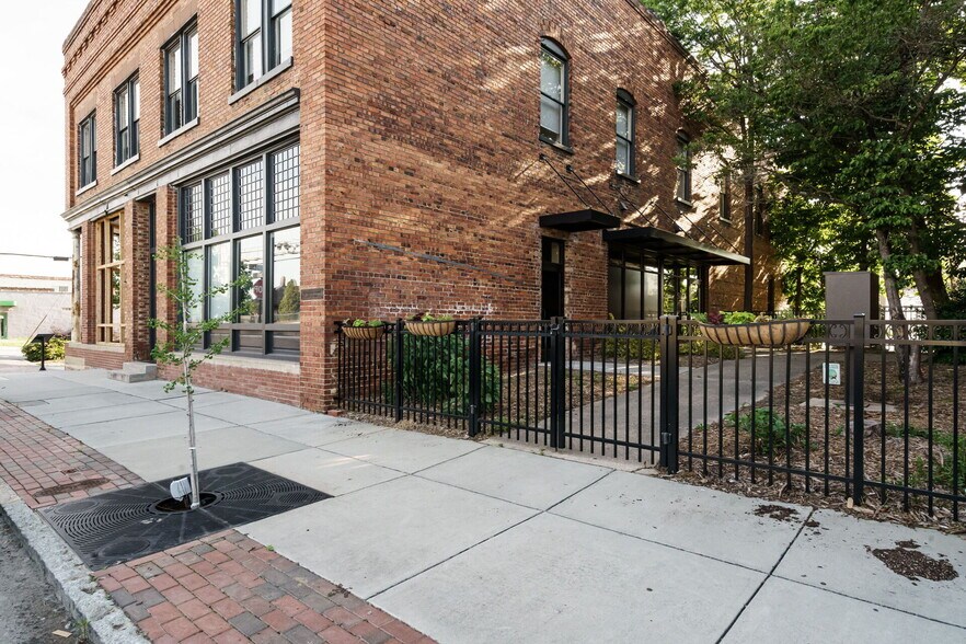 More Photos Of 201 Chatham St, Sanford Office Residential For Sale