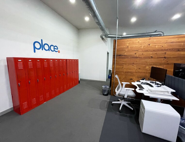 More Photos Of 3700 Thompson St, Austin Loft Creative Space For Lease