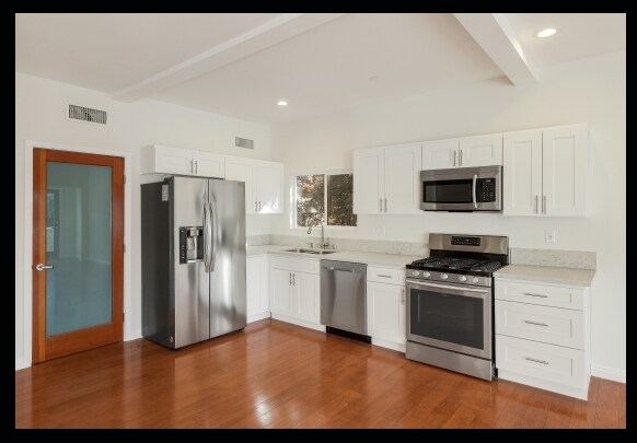 More Photos Of 1411-1413 Cloverfield Blvd, Santa Monica Apartments For Sale