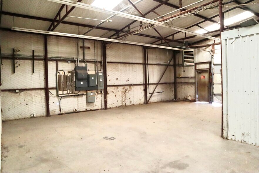 More Photos Of 3224 Industrial Dr, Wichita Falls Manufacturing For Lease