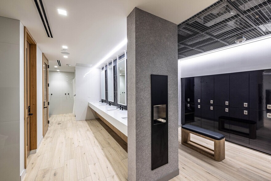 More Photos Of 1501-1507 Lyndon B Johnson Fwy, Dallas Unknown For Lease