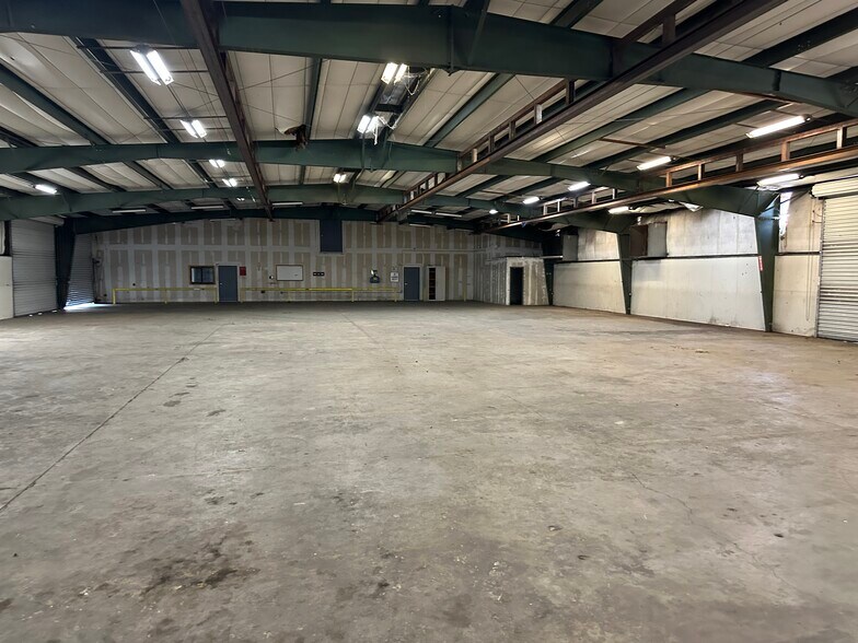 More Photos Of 13595 SE 31st Ave, Summerfield Unknown For Lease