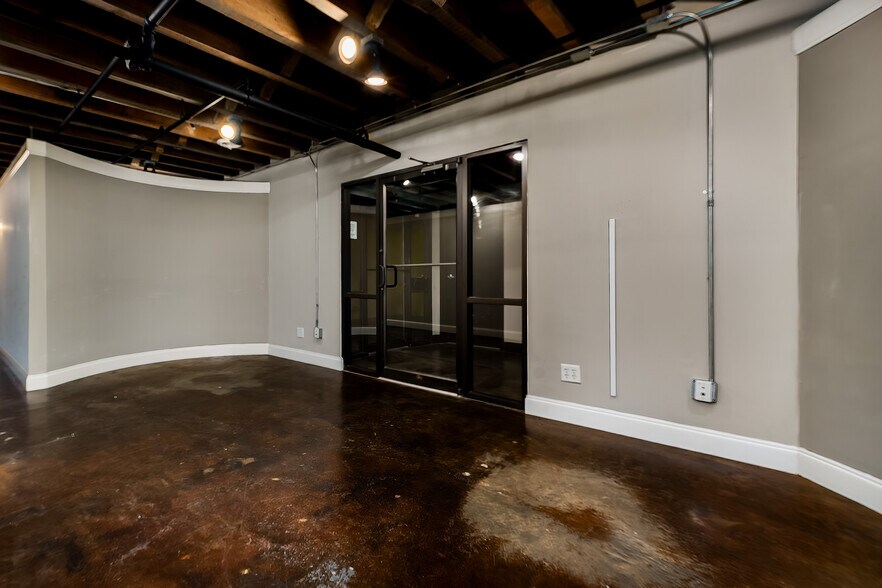 More Photos Of 247 Broad St, Kingsport Loft Creative Space For Sale